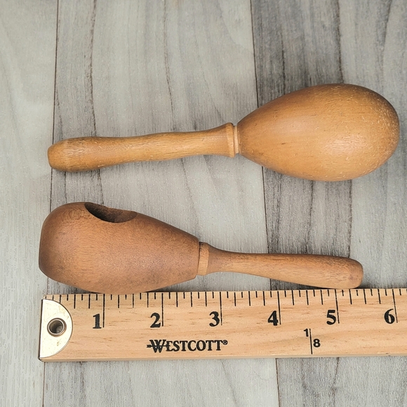 Vintage Darning Wooden Eggs - Set of Two (one with flat side) - Picture 3 of 6